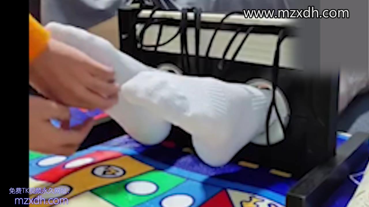 MZB2230-足枷男被挠小短片