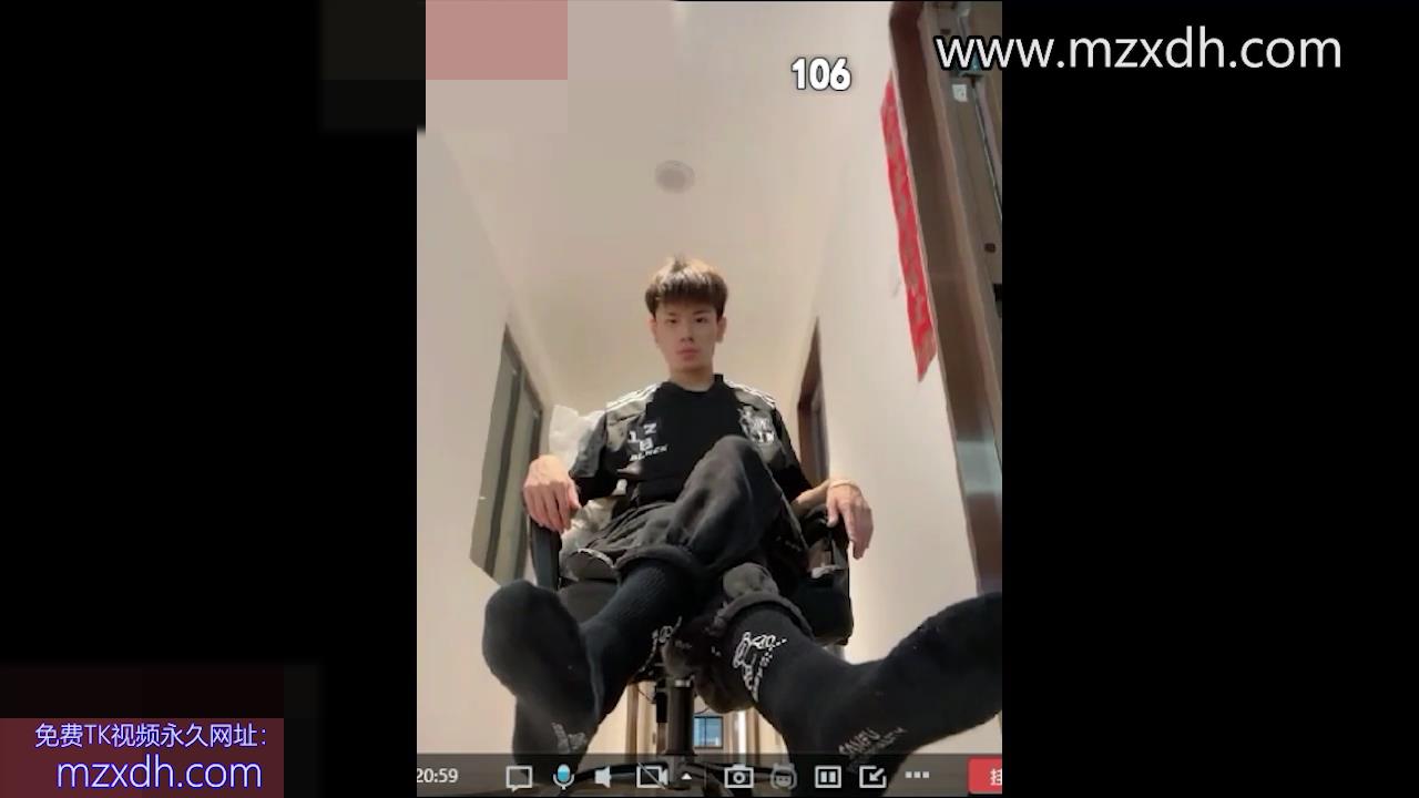 MZB2243-帅气的黑运动服男生的JIO远程展示