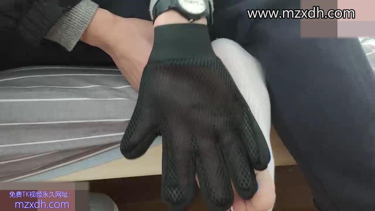MZB2383-覆羽元宵节TK怕痒白袜男生