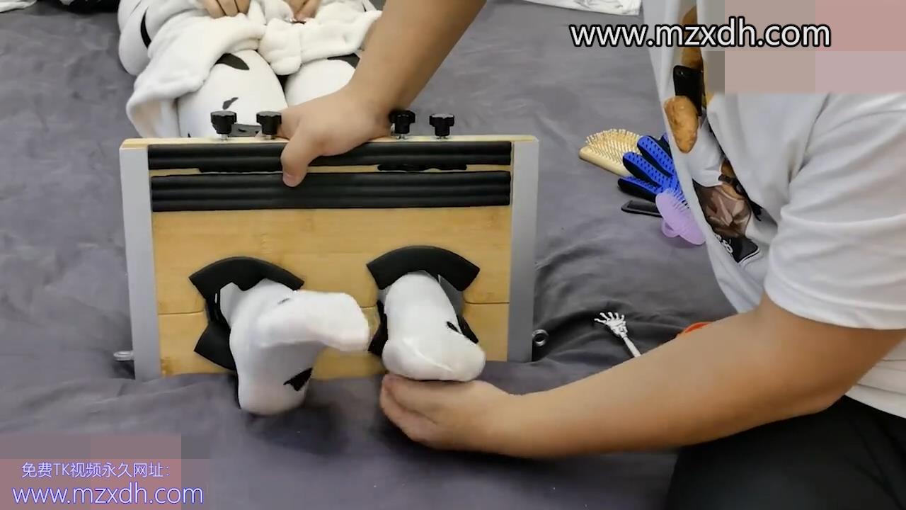 MZB2408-小昊TK实录之超怕痒男生（夹板篇）