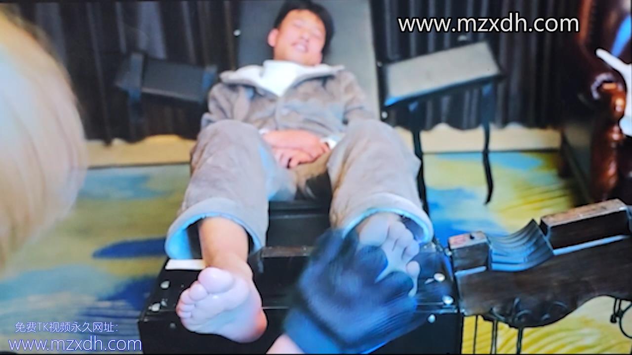MZB2579-（录屏版）黄毛男被挠
