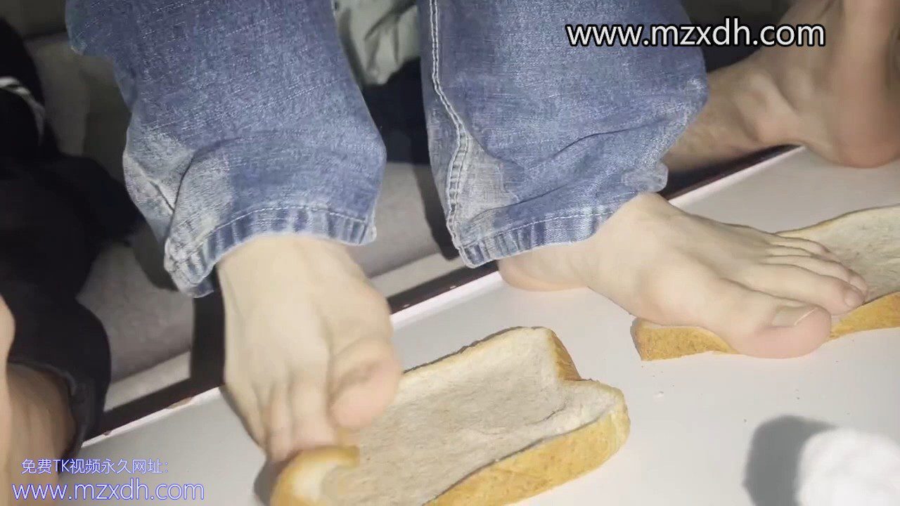 MZB2800-一排男生秀jio没有tk