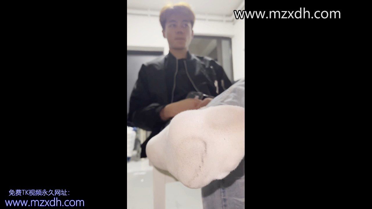 MZB2860-男大眼睛小哥秀jio无TK
