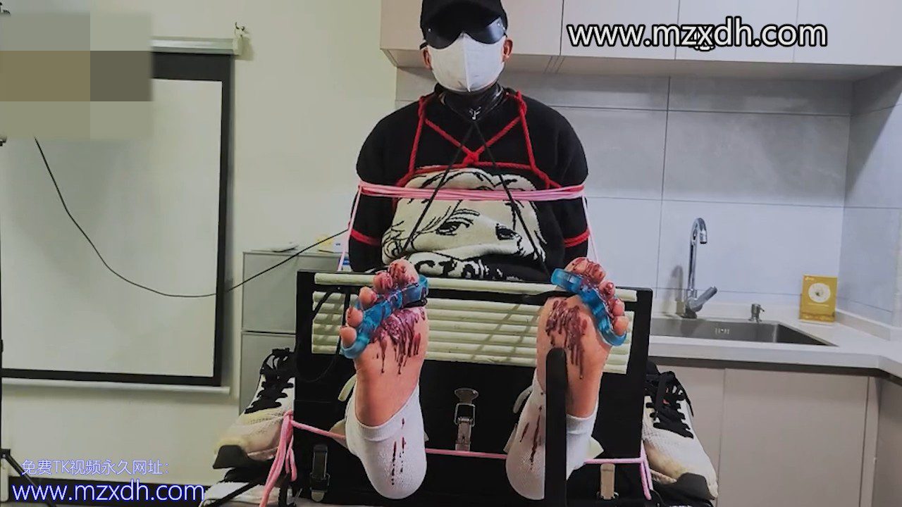 MZB2876-男生被挠的说再也不敢了